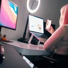 一射千金：Pornhub的故事 - d9CRRQp7rrxo52a0ue4h5BH352F.jpg