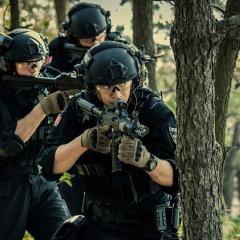特警队 - w2mSrT8Cq0L7cQsfbldiCwYO7hZ.jpg